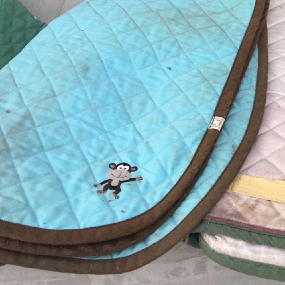 Monkey saddle pad